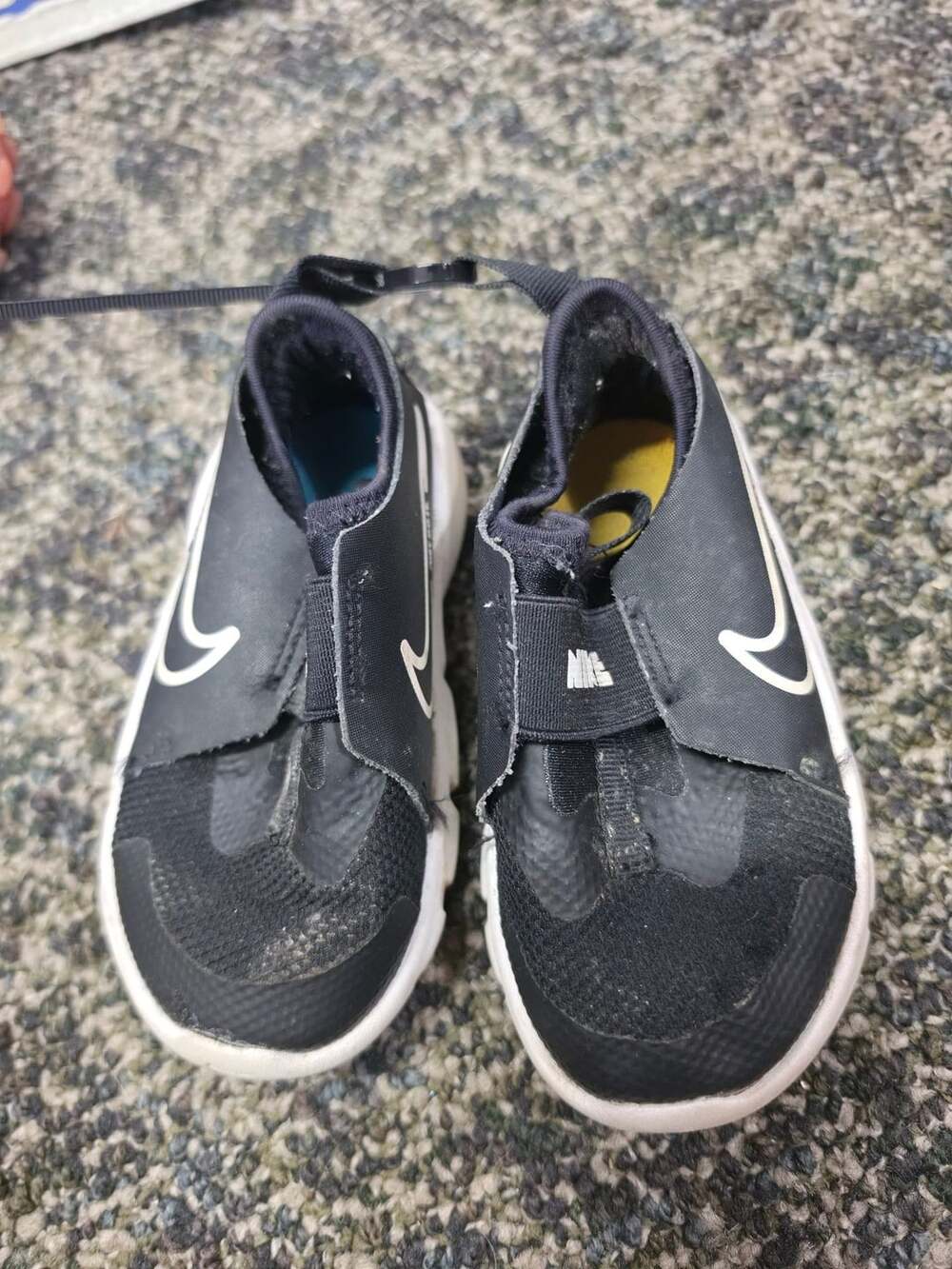 Nike Flex Runner 2 Size 7C Black White Sneakers